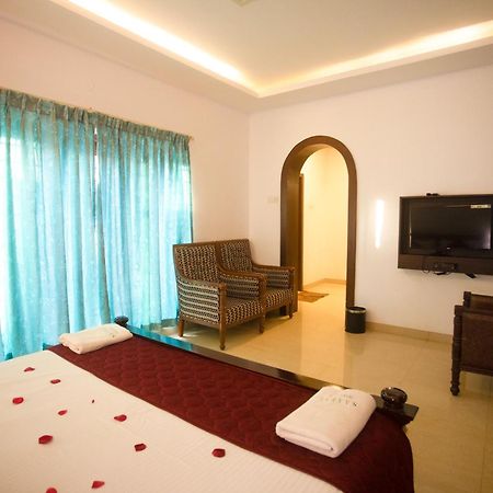 Saaral Resorts & Hotels Pvt Ltd Kuttalam  Luaran gambar