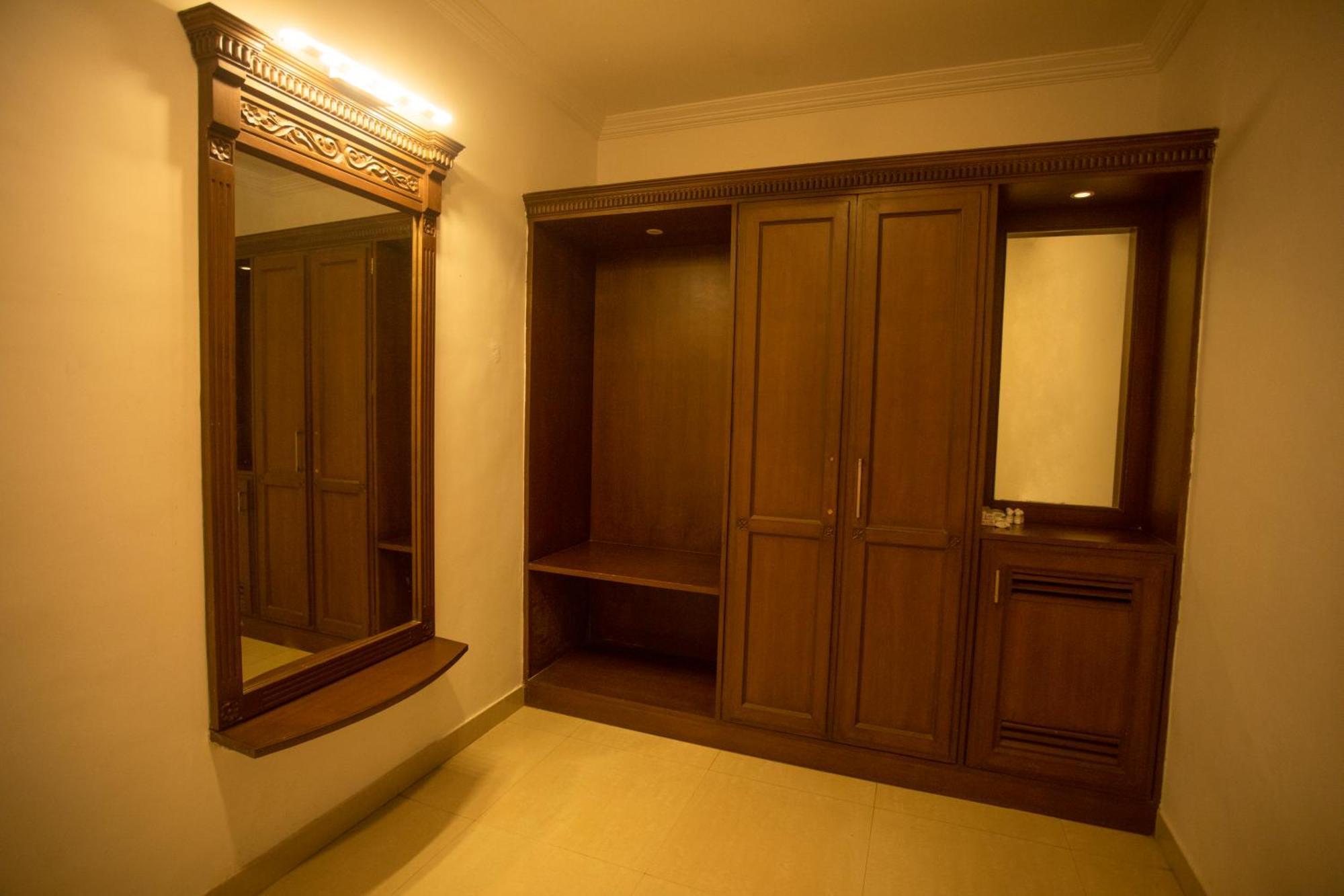 Saaral Resorts & Hotels Pvt Ltd Kuttalam  Luaran gambar