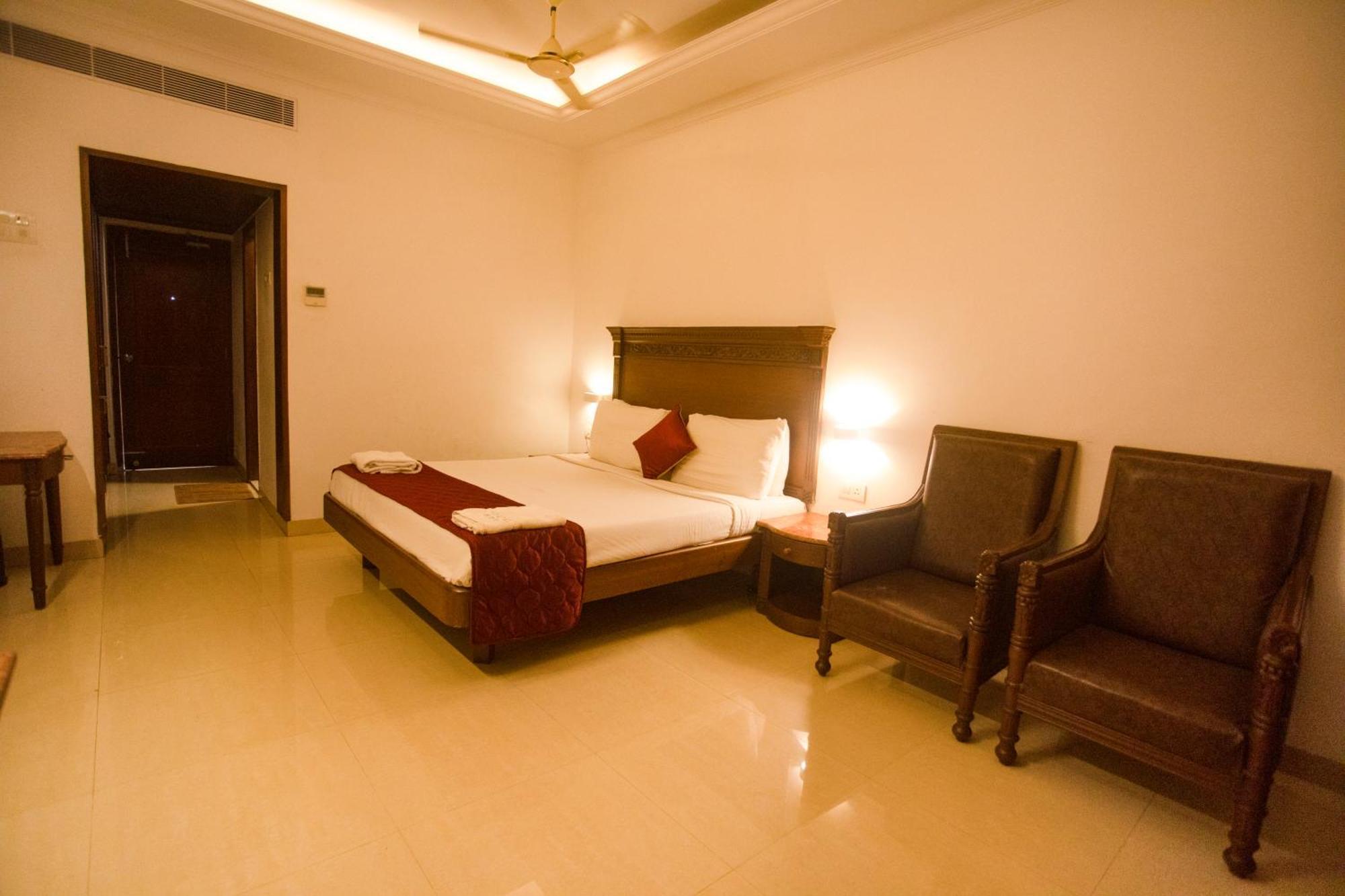 Saaral Resorts & Hotels Pvt Ltd Kuttalam  Luaran gambar