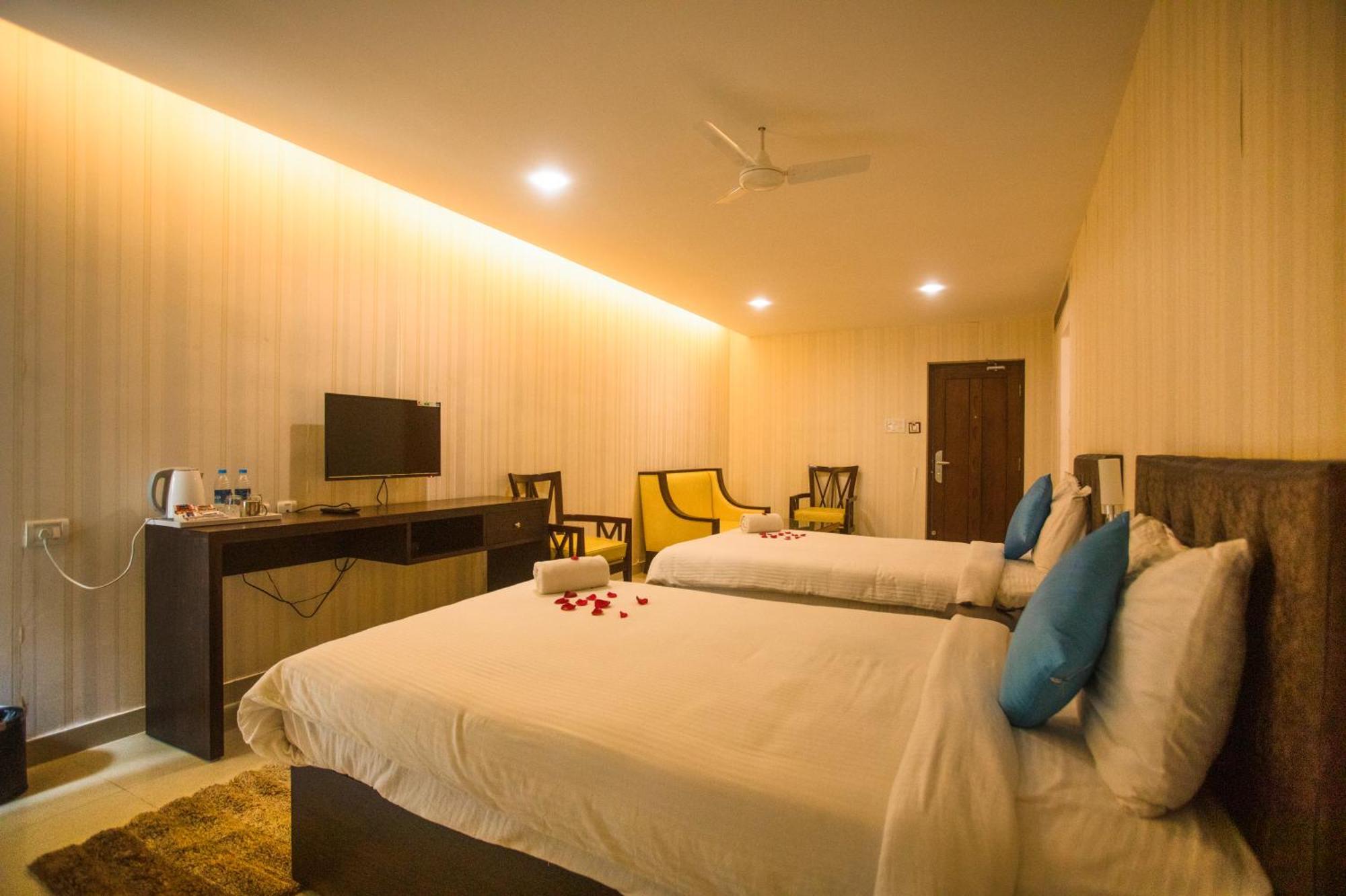 Saaral Resorts & Hotels Pvt Ltd Kuttalam  Luaran gambar