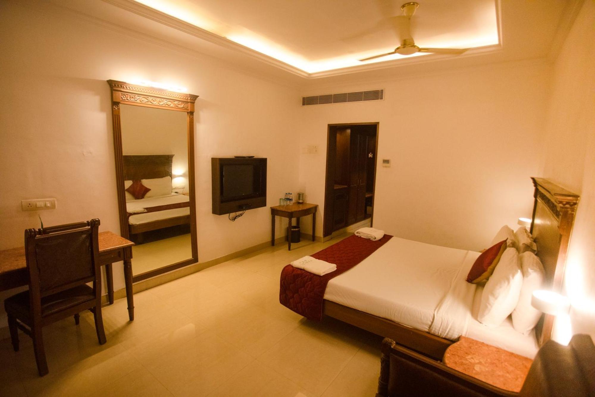 Saaral Resorts & Hotels Pvt Ltd Kuttalam  Luaran gambar