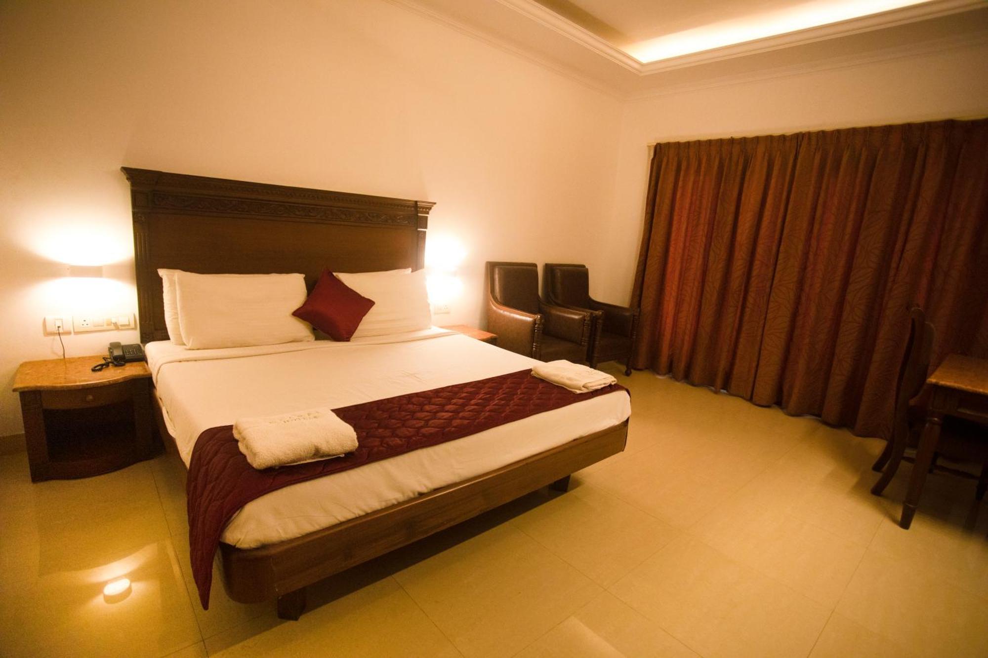 Saaral Resorts & Hotels Pvt Ltd Kuttalam  Luaran gambar