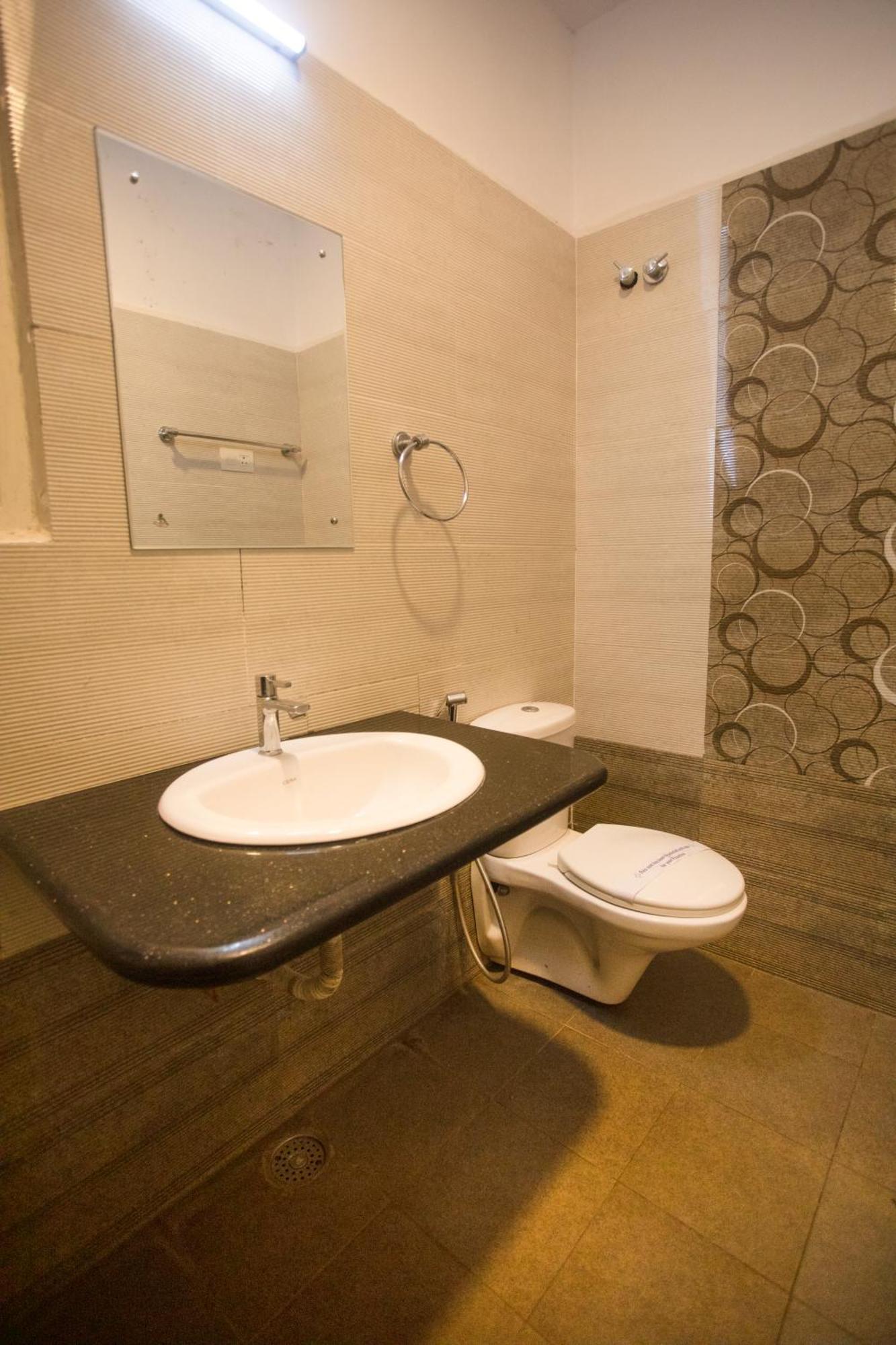 Saaral Resorts & Hotels Pvt Ltd Kuttalam  Luaran gambar