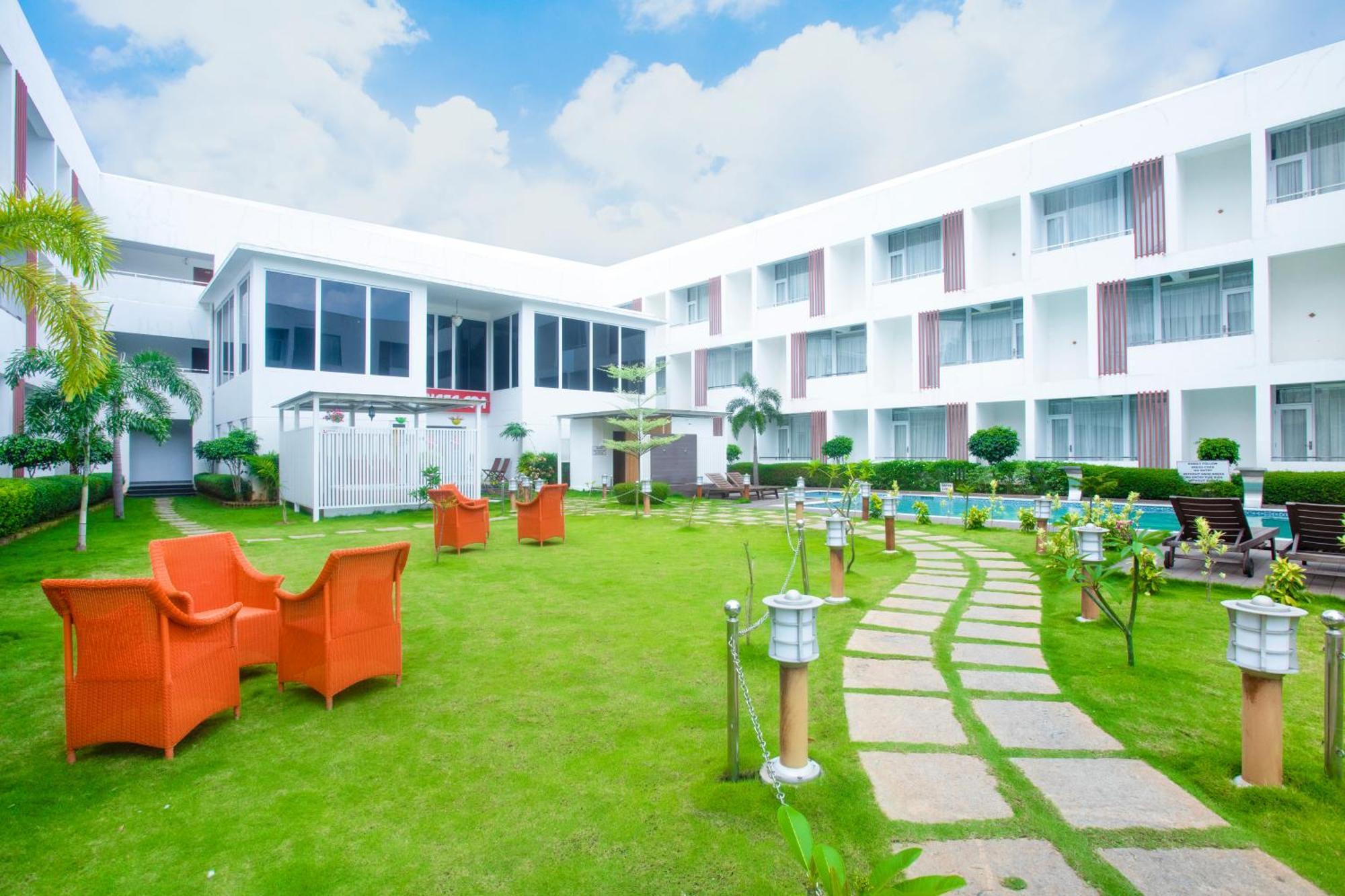 Saaral Resorts & Hotels Pvt Ltd Kuttalam  Luaran gambar