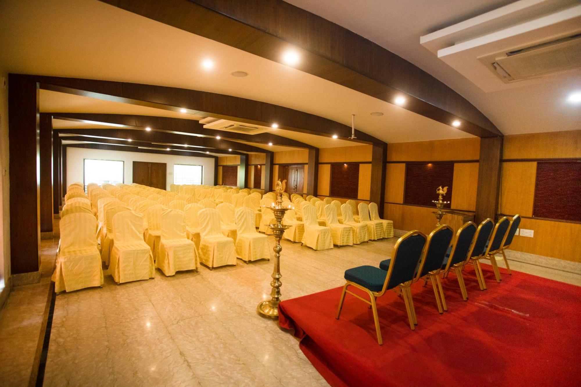 Saaral Resorts & Hotels Pvt Ltd Kuttalam  Luaran gambar