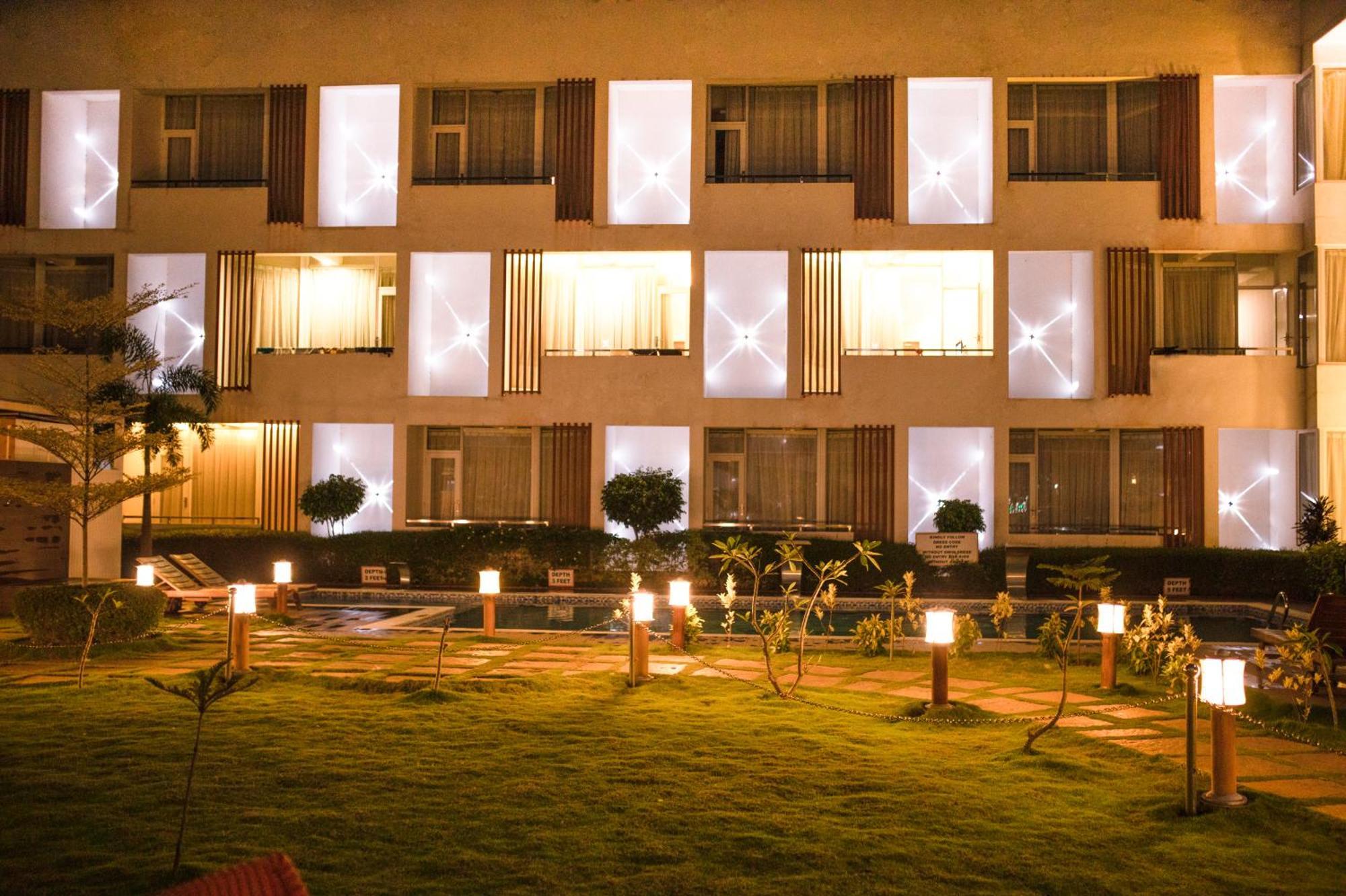 Saaral Resorts & Hotels Pvt Ltd Kuttalam  Luaran gambar