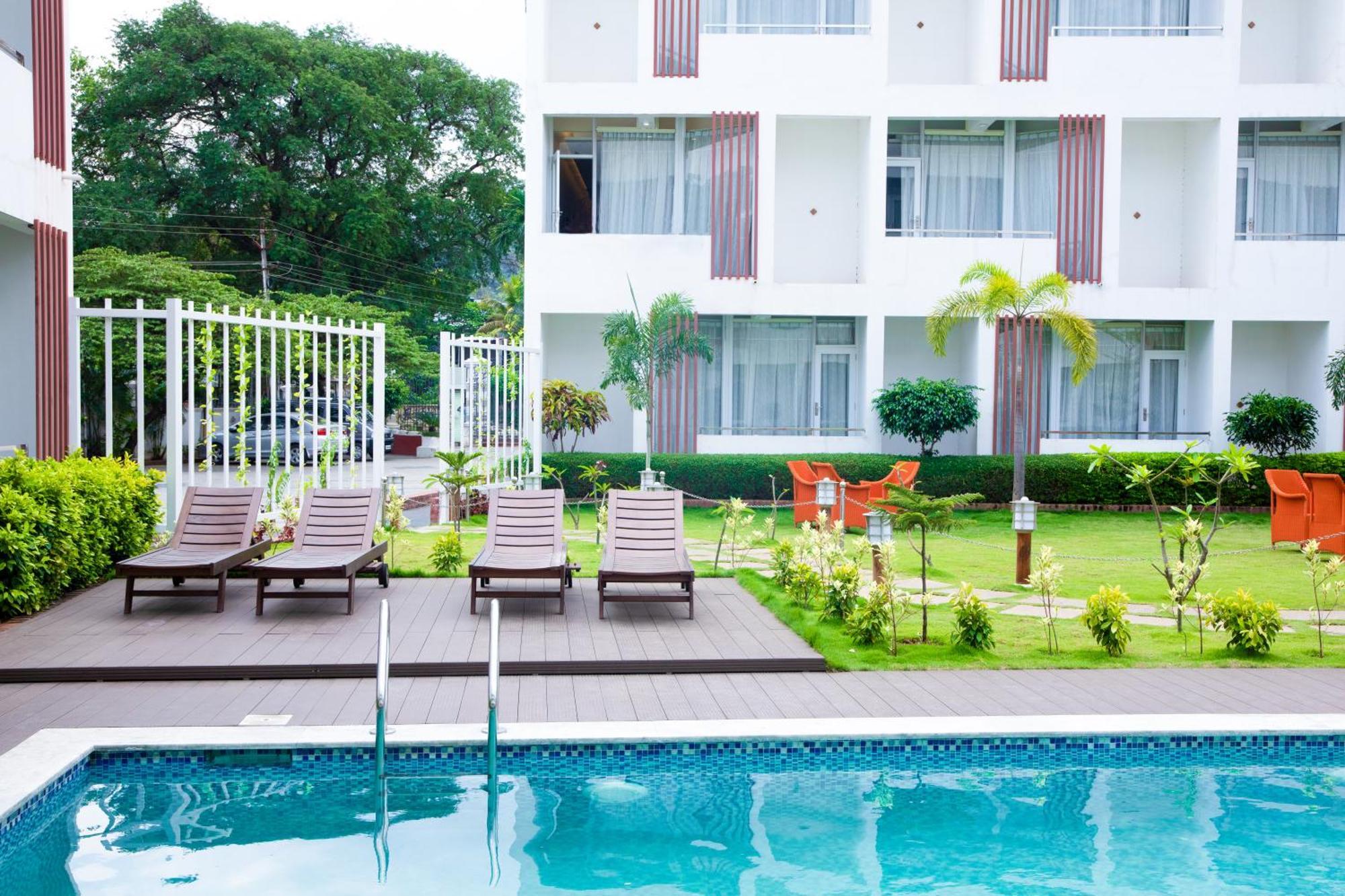Saaral Resorts & Hotels Pvt Ltd Kuttalam  Luaran gambar